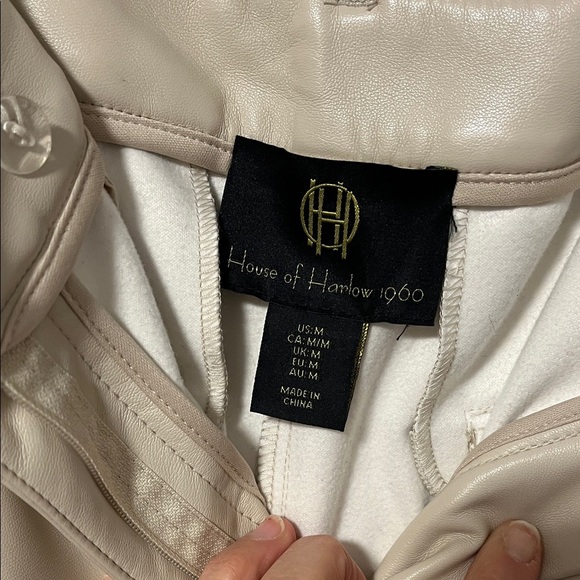 NWOT X REVOLVE House of Harlow 1960 Cream Faux Leather Bermuda Shorts, Size M - Picture 2 of 9